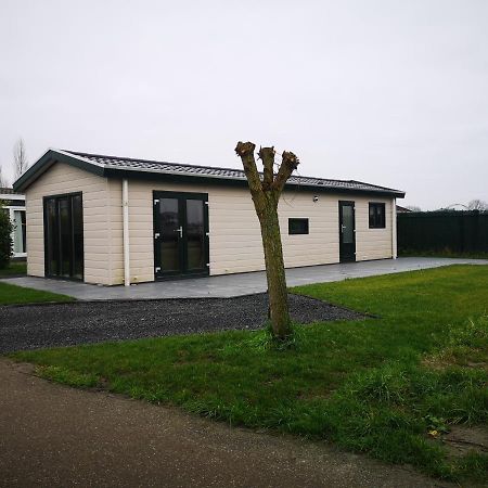 Вілла Gezellig Chalet Met Eigen Parkeerplaats, Park In Aanbouw, Geen Wi Fi Molenschot Екстер'єр фото