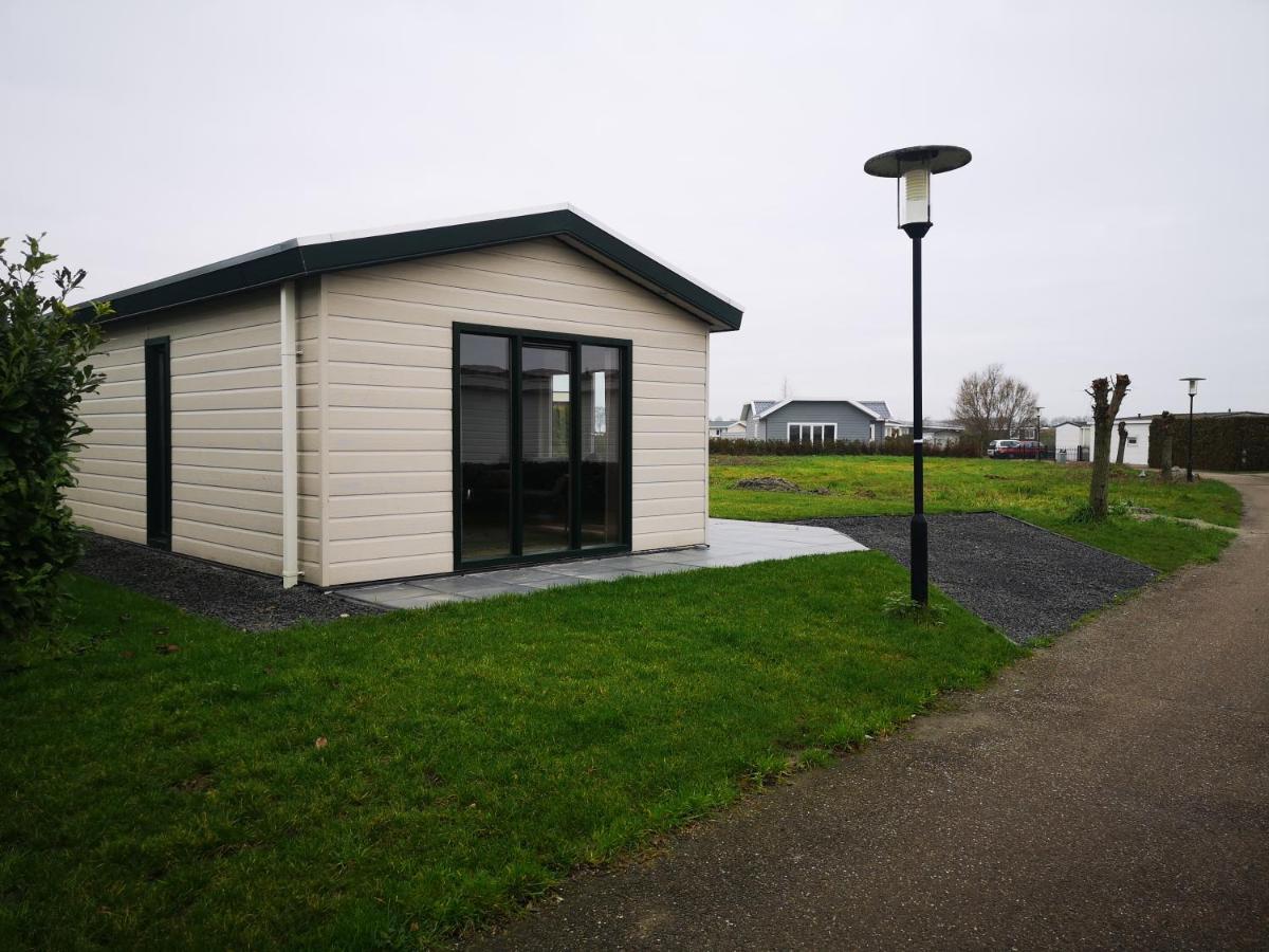 Вілла Gezellig Chalet Met Eigen Parkeerplaats, Park In Aanbouw, Geen Wi Fi Molenschot Екстер'єр фото